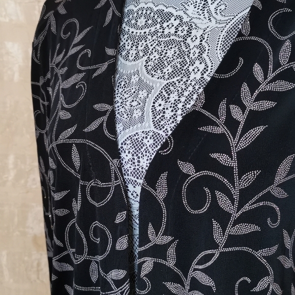 Black and gold jacket - Picture 6 of 9